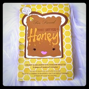 Too Faced Peanut Butter &HONEY eyeshadow palette